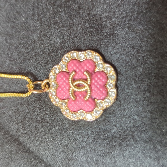 Chanel Necklace - Picture 1 of 8